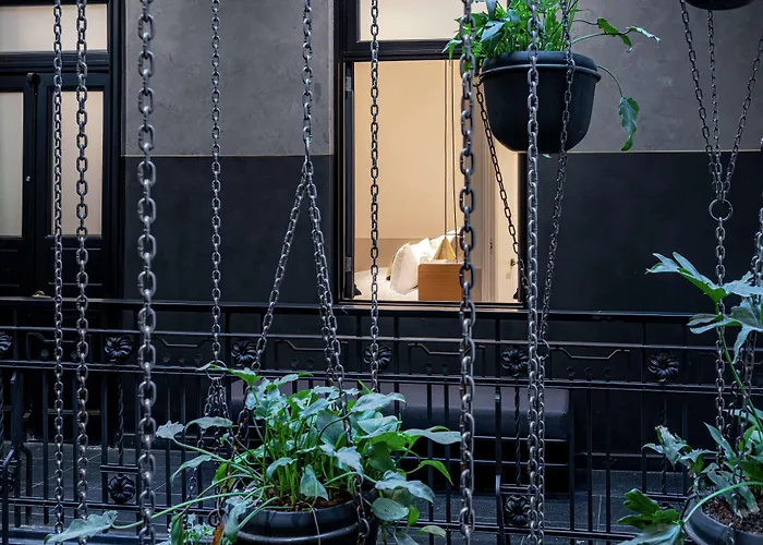 Hotel Umbral, Curio Collection By Hilton
