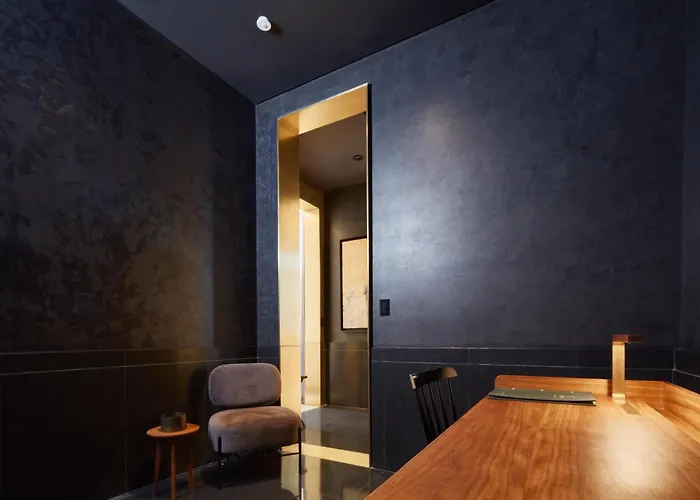 Hotel Umbral, Curio Collection By Hilton