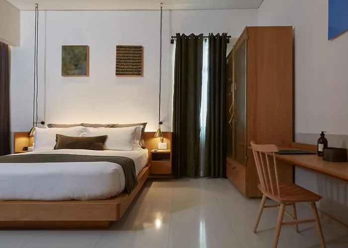 Hotel Umbral, Curio Collection By Hilton