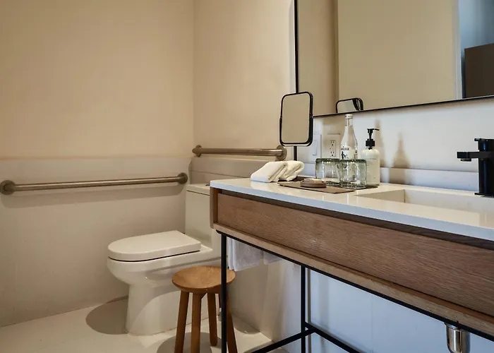 Hotel Umbral, Curio Collection By Hilton