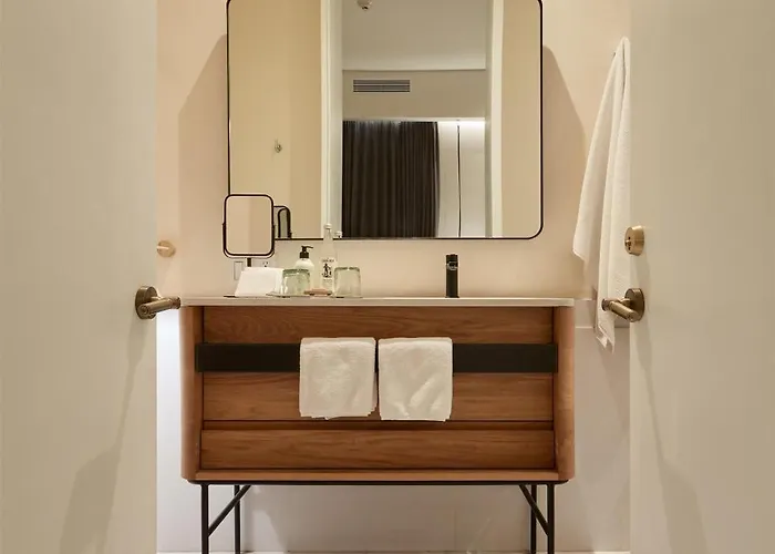Hotel Umbral, Curio Collection By Hilton 4*