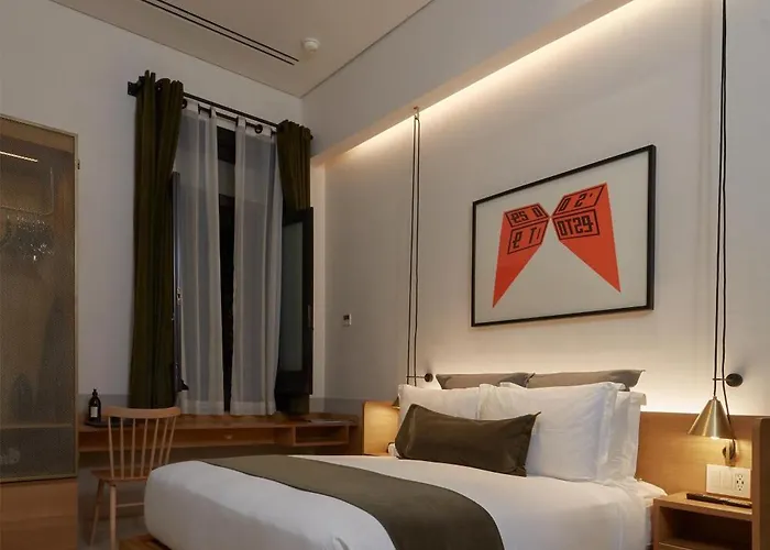 Hotel Umbral, Curio Collection By Hilton