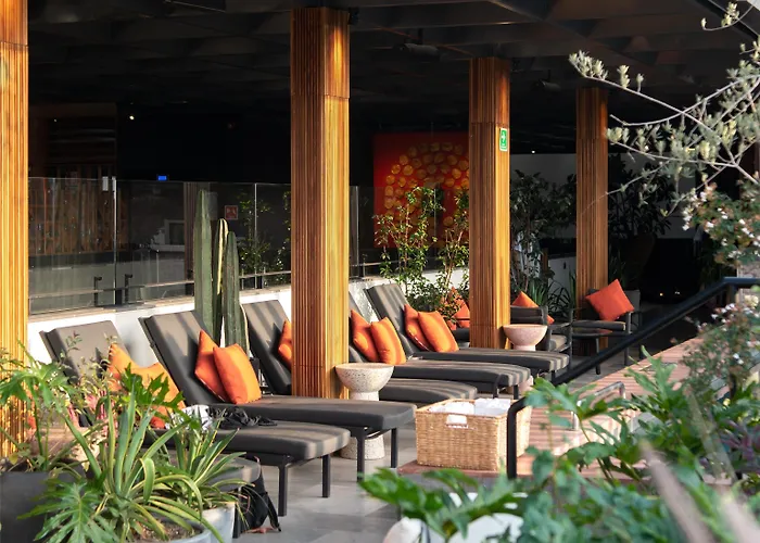 Hotel Umbral, Curio Collection By Hilton